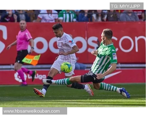 巴伦西亚主场迎战皇家贝蒂斯争夺西甲联赛关键三分 巴伦西亚主场迎战皇家贝蒂斯争夺西甲联赛关键三分